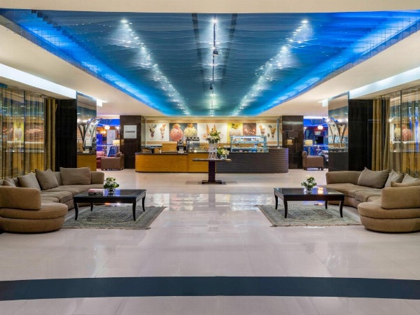 Anwar Al Madinah Movenpick Hotel image 6